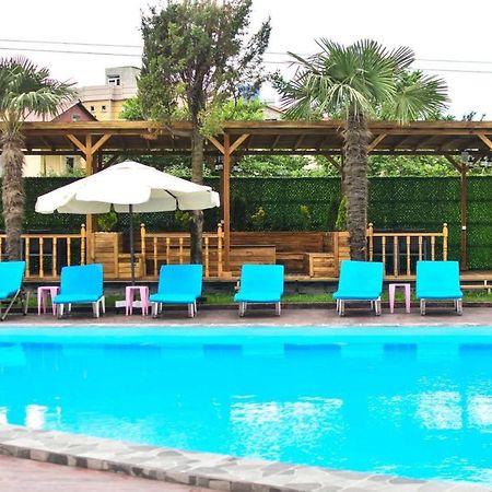 Hotel Genatsvale Batumi Exterior photo