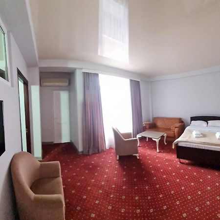 Hotel Genatsvale Batumi Exterior photo