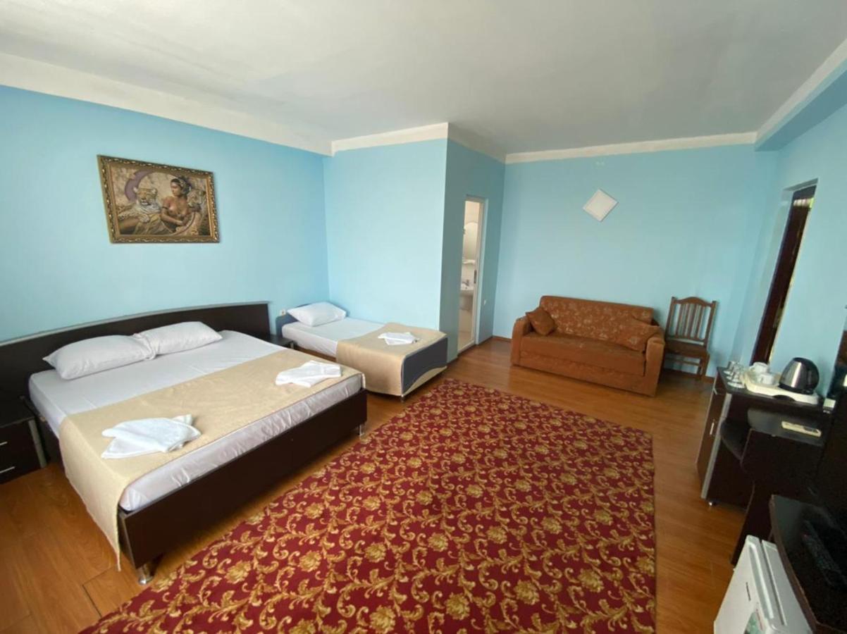Hotel Genatsvale Batumi Exterior photo