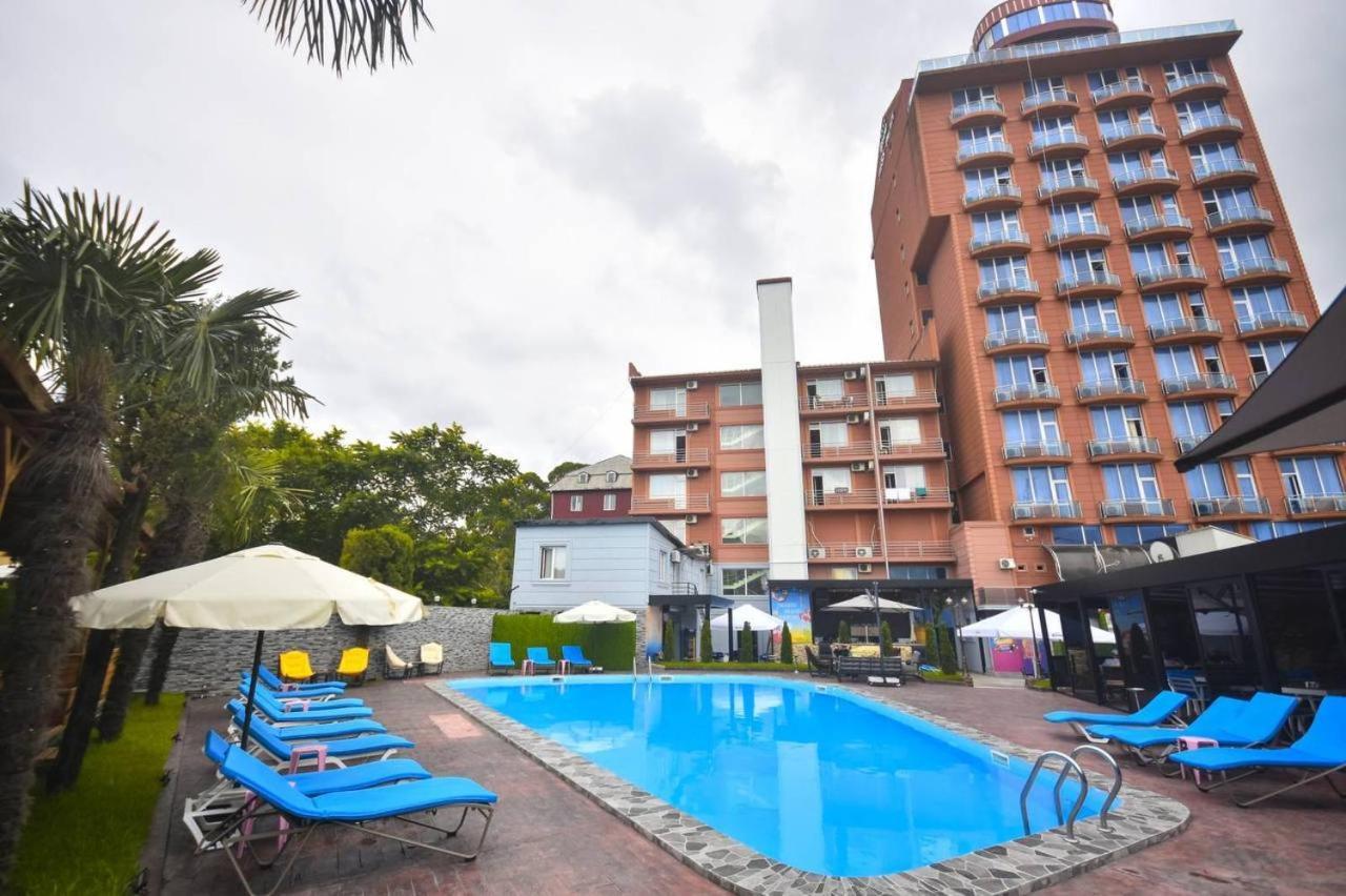 Hotel Genatsvale Batumi Exterior photo
