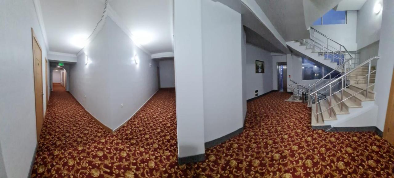 Hotel Genatsvale Batumi Exterior photo