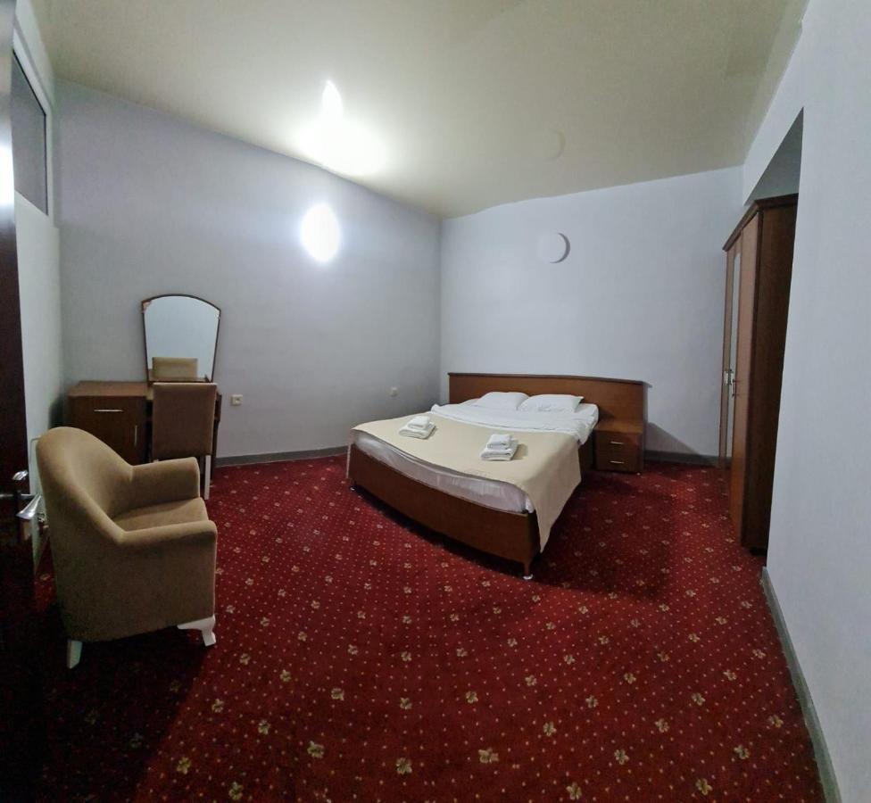 Hotel Genatsvale Batumi Exterior photo